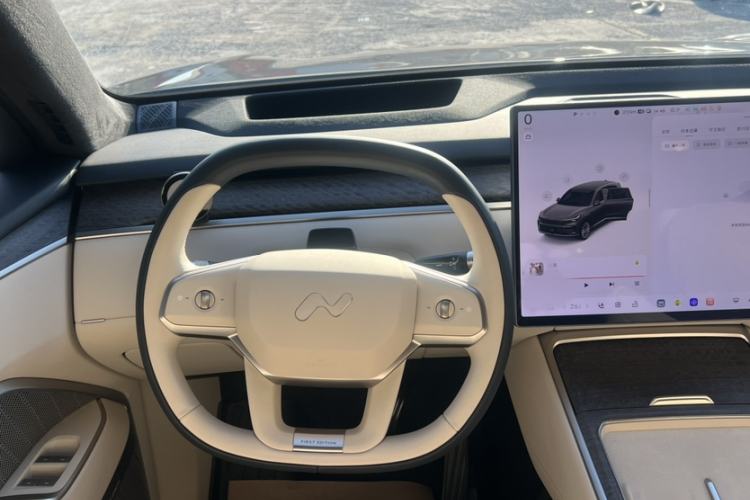 Used ONVO Luxeed L90 2025 Model—Ultra Six-Seater Version