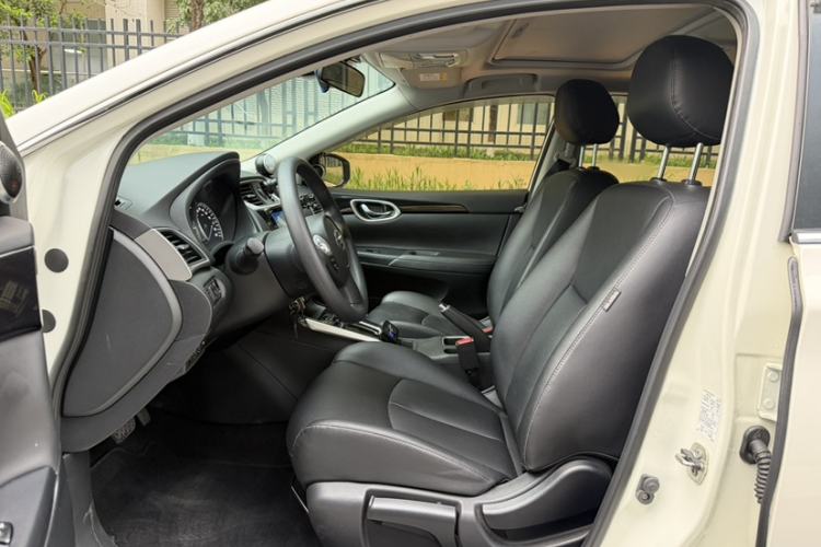 Used Nissan Sylphy 2022 Classic 1.6XL CVT Luxury Edition Interior 2