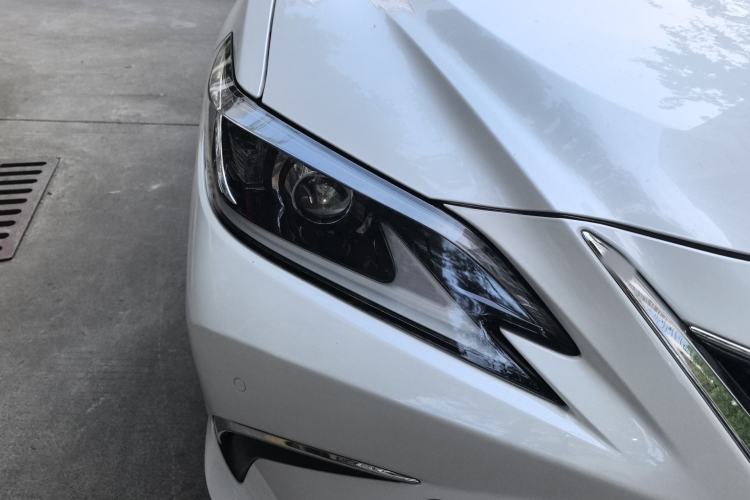 Used Lexus ES 2018 200 Luxury Edition China V Standard Right Front Headlight