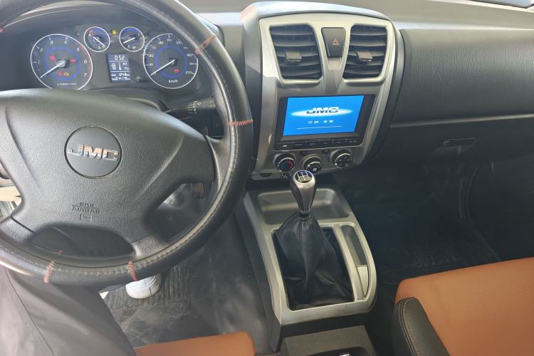 Used JMC Baodian 2018 2.9T New Value-Packed Two-Wheel-Drive Diesel Comfort Version with Extended Cargo Bed – JX4D30B5L
