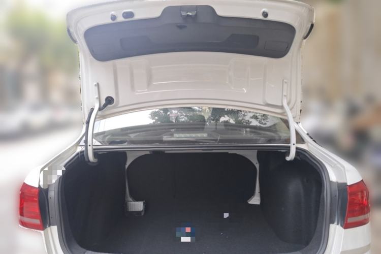 Used Volkswagen Lavida 2017 1.6L Automatic Comfort Edition
