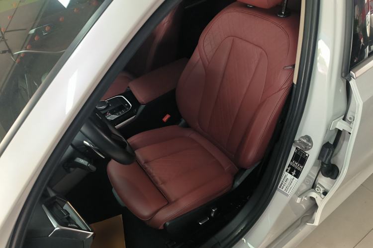 Used BMW 3 Series 2023 320Li M Sport Package Left Front Seat