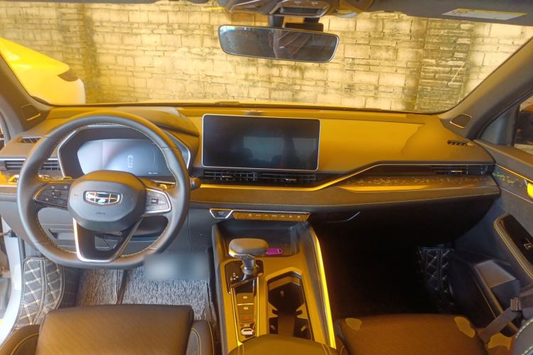 Used Geely Auto Preface 2021 2.0TD Space-Time Edition Hao Yue Center Console