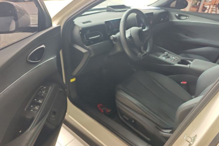 Used BYD Seal 06 New Energy 2024 DM-i 80KM Prestige Model Driver Seat