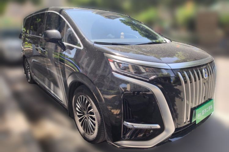 Used Denza D9 2024 EV 620 Premium Model Front Right 45 Deg