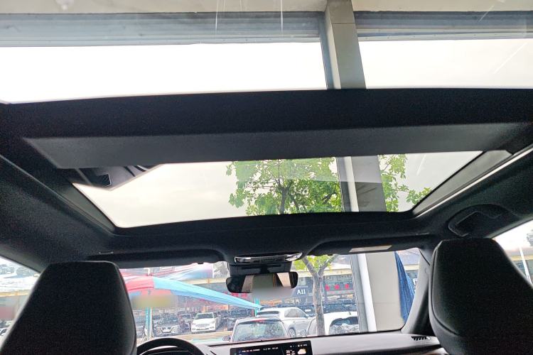 Used Toyota Avalon 2024 Dual-Motor 2.0L Premium Edition Headliner