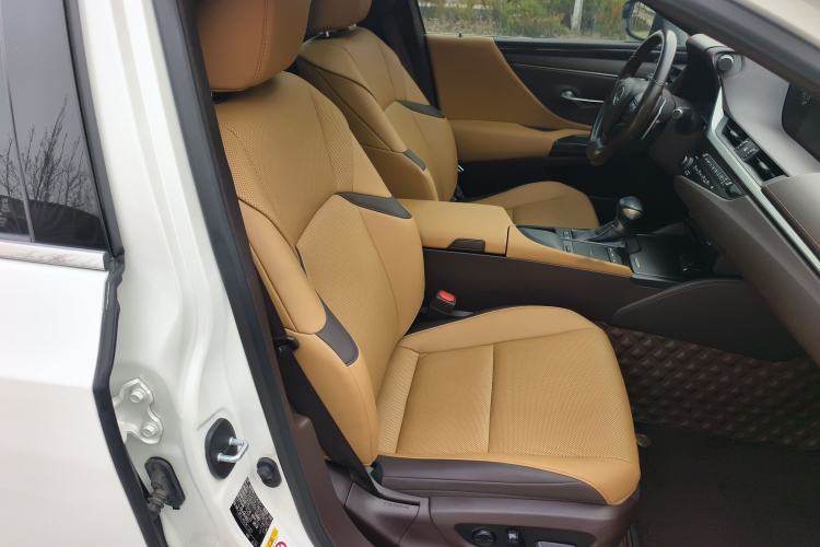 Used Lexus ES 2020 200 Excellence Edition
