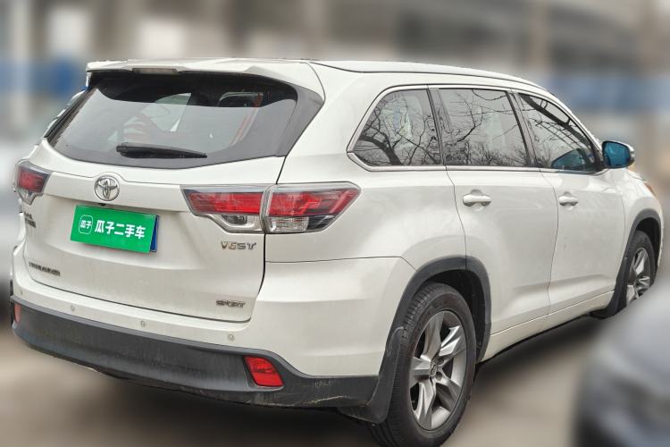 Used Toyota Highlander 2017 2.0T Two-Wheel Drive Luxury Edition 7 Seats Rear Right 45 Deg