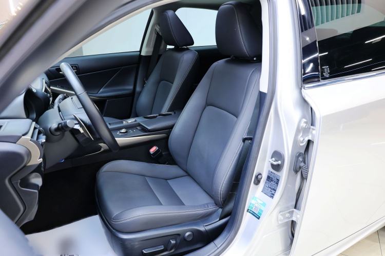 Used Lexus IS 2017 300 FENGSHANG Edition
