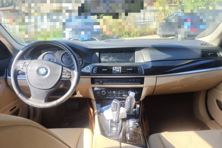 Used BMW 5 Series 2012 523Li Luxury Model Center Console