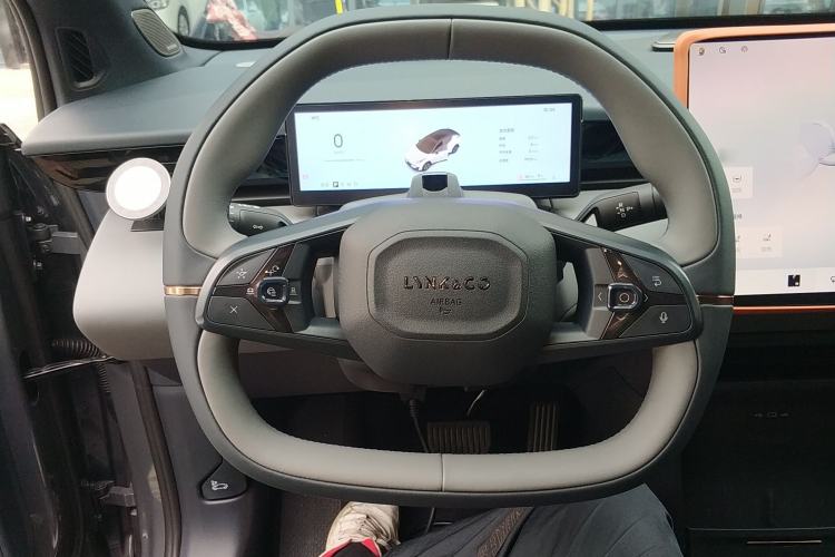 Used Lynk & Co Z20 2025 530 km Range Rear-Wheel Drive Max Steering Wheel