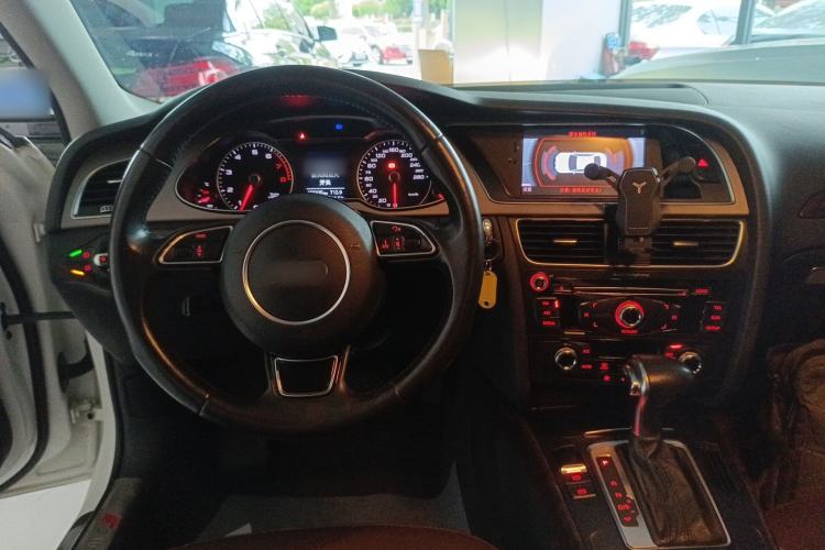 Used Audi A4L 2015 45 TFSI quattro Individual Sport Edition Center Console