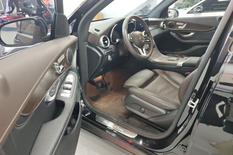 Used Mercedes-Benz GLC 2020 Facelift GLC 260 L 4MATIC Luxury Edition
