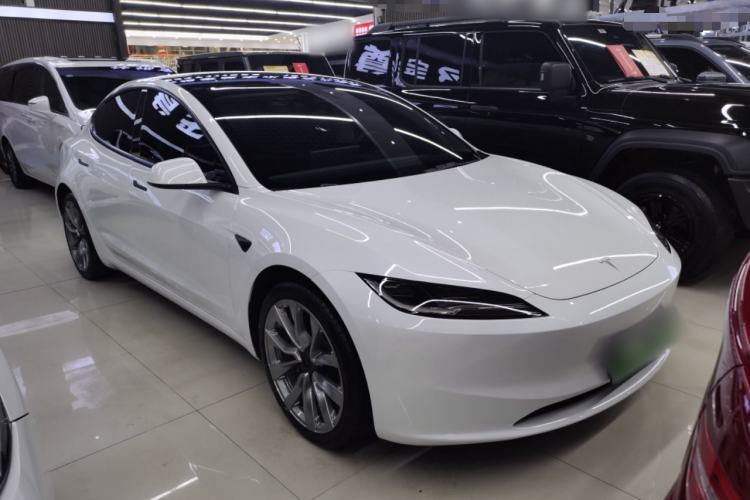 Used Tesla Model 3 2023 Long-Range All-Wheel-Drive Version Front Right 45 Deg