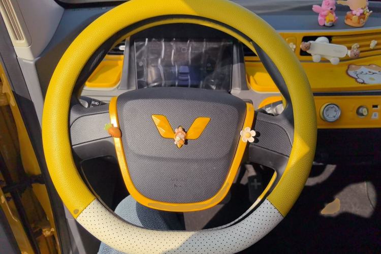 Used Wuling Hongguang MINIEV 2022 Macaron Premium Model – Lithium Iron Phosphate Steering Wheel