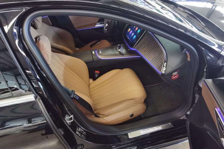 Used Mercedes-Benz E-Class 2024 Refresh E 300 L Stylish Edition
