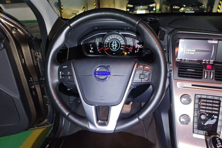 Used Volvo XC60 2017 T5 AWD Smart Upgrade Edition
