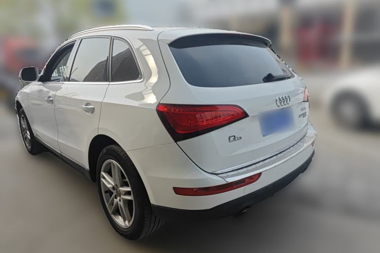 Used Audi Q5 2017 40 TFSI Comfort Model Rear Left 45 Deg