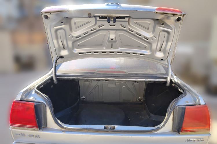 Used Volkswagen Jetta 2010 1.6L Partner Trunk