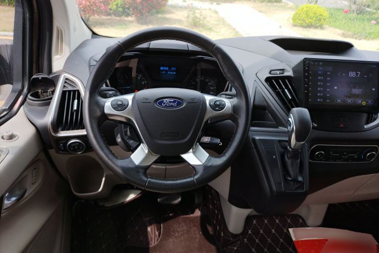 Used Ford Tourneo Custom 2017 2.0T Automatic Elite Version Steering Wheel