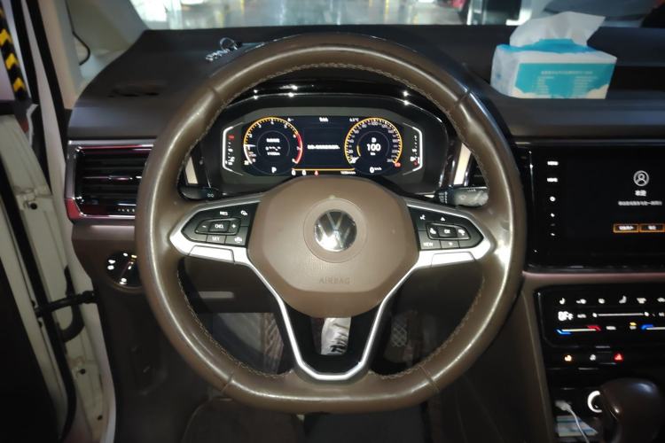 Used Volkswagen Viloran 2020 330TSI Luxury Edition Steering Wheel