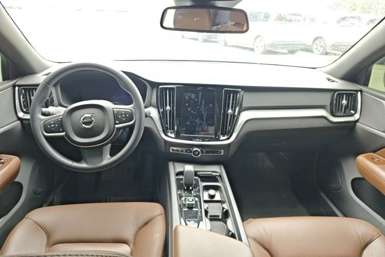 Used Volvo S60 2024 B4 Zhiyi Luxury Edition Center Console