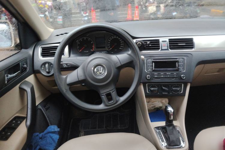 Used Volkswagen Santana 2013 1.6L Automatic Comfort Edition
