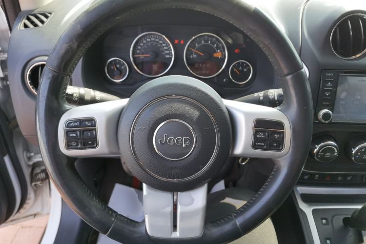 Used Jeep Compass 2014 2.4L four-wheel drive luxury version