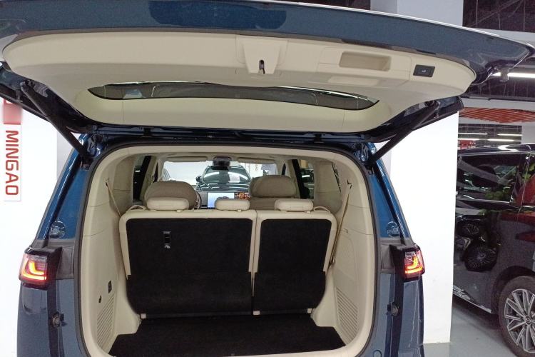 Used VOYAH Dream 2025 PHEV Four-Wheel-Drive Flagship Kunpeng Edition Trunk