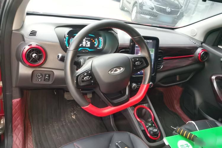 Used Chery Little Ant 2022 Sweet Pink Edition Full Sugar Version Lithium Iron Phosphate 29.2 kWh 30 kW 301 km Center Console