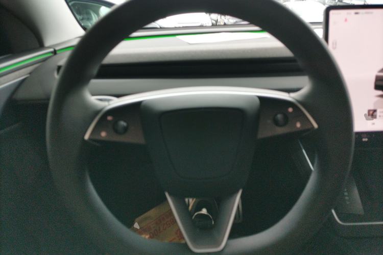 Used Tesla Model Y 2025 Long-Range All-Wheel-Drive Version