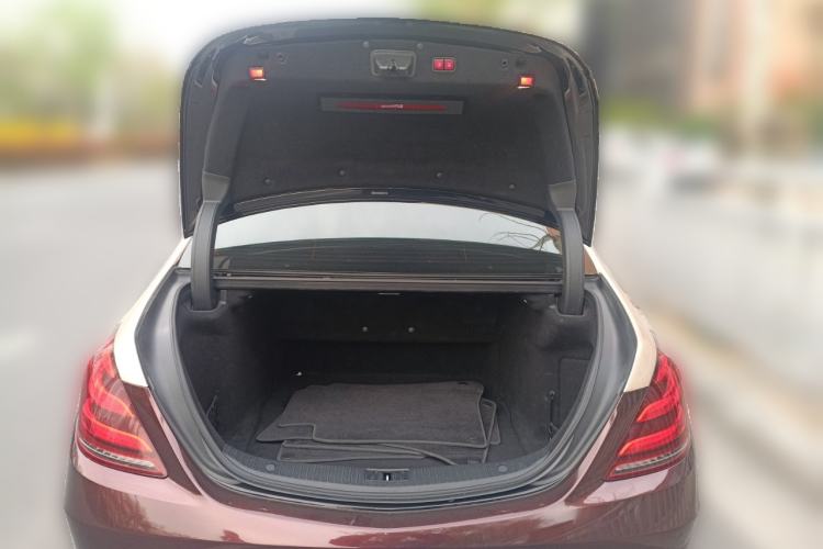 Used Mercedes-Benz Maybach S-Class 2019 S 450 4MATIC Trunk