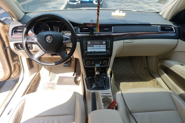 Used Skoda Superb 2013 1.8TSI Automatic Yashi Edition
