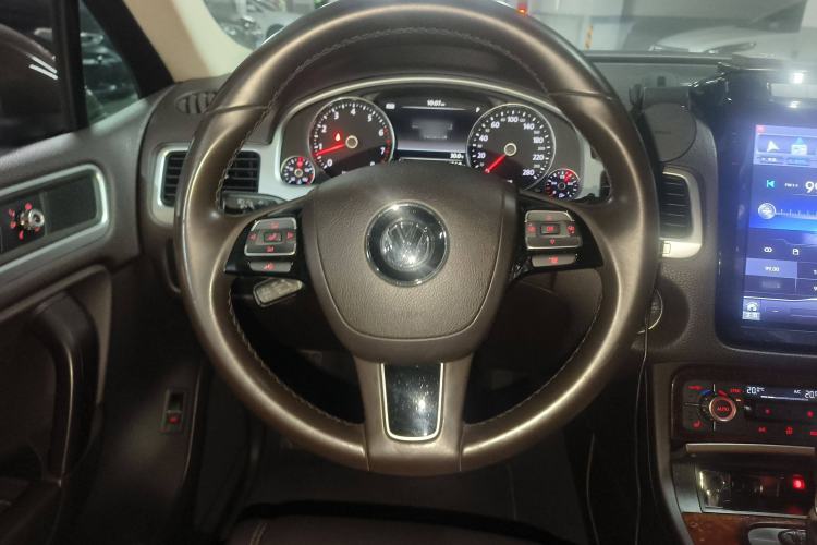 Used Volkswagen Touareg 2014 3.0 TSI New Edition
