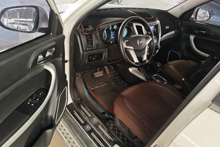 Used CHANGAN CS35 2015 1.6L Automatic Luxury Model China IV Standard
