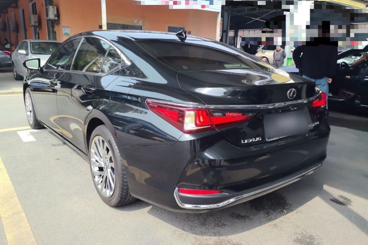 Used Lexus ES 2023 200 Excellence Edition