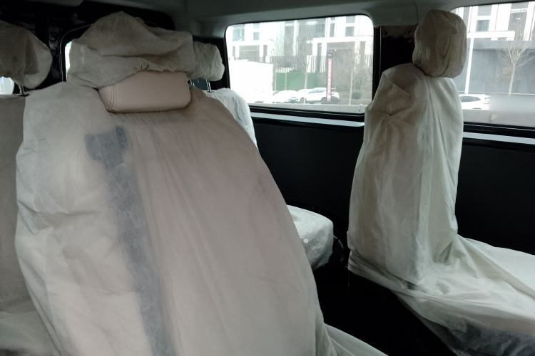 Used Sinotruk Pioneer V 2025 Multi-Function PRO Version 2.0T Automatic Short Wheelbase Low Roof Steering Wheel