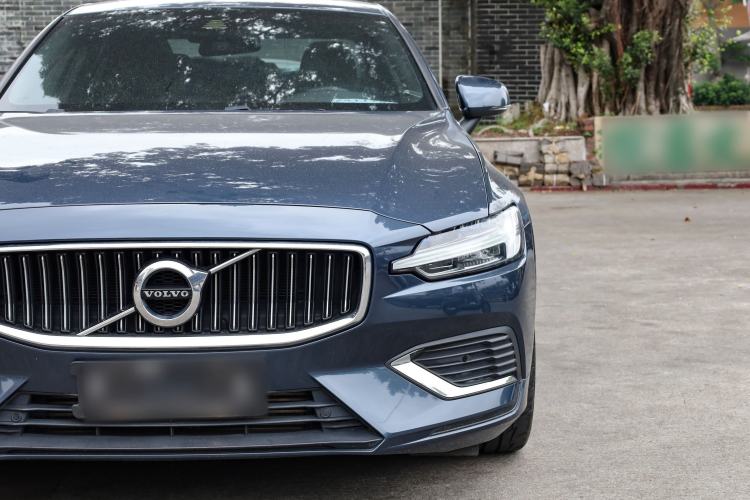 Used Volvo S60 New Energy 2022 T8 eDrive Hybrid All-Wheel Drive Smart Luxury Edition Exterior 10