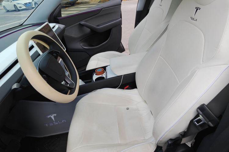 Used Tesla Model Y 2025 Rear-Wheel-Drive Version