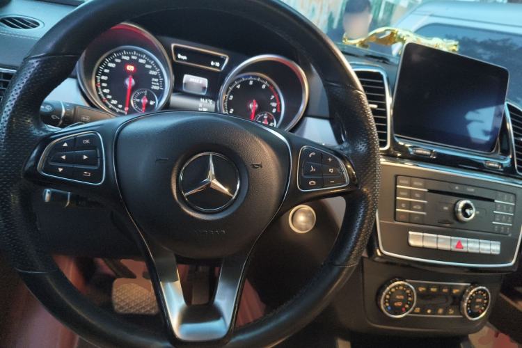 Used Mercedes-Benz GLE Coupe 2017 GLE 400 4MATIC Coupe SUV Steering Wheel