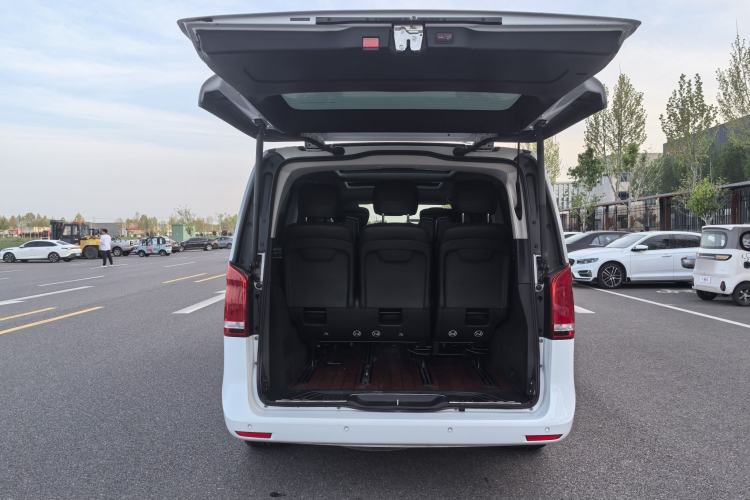 Used Mercedes-Benz V-Class 2017 V 260 L Prestige Extended Edition Trunk