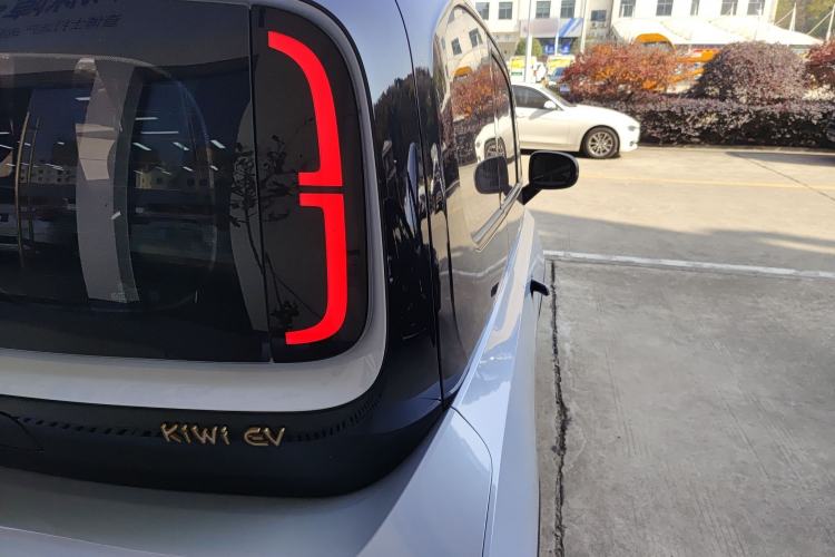 Used Baojun KiWi EV 2021 Artist Model Lithium Iron Phosphate