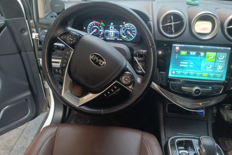 Used BYD Tang New Energy 2015 2.0T Four-Wheel-Drive Flagship Model