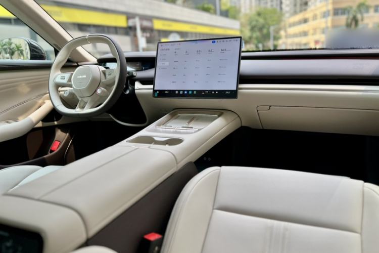 Used Xiaomi Auto SU7 2026 Model Standard Edition Interior 3