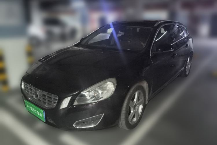 Used Volvo V60 2013 T5 Comfort Edition