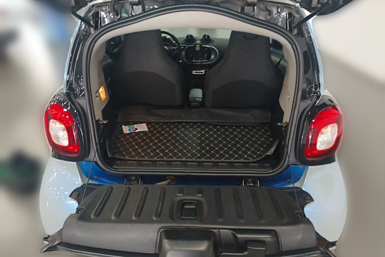 Used smart fortwo 2019 0.9T 66kW Hardtop Wind Power Edition China VI Trunk