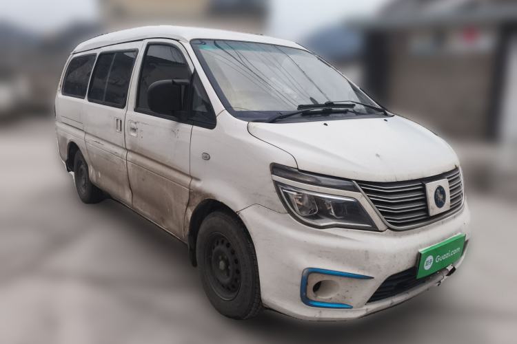 Used FORTHING Lingzhi M5 2020 Comfort Model 5 Seats Front Right 45 Deg