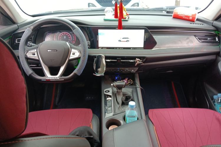 Used CHANGAN OSHAN X7 PLUS 2022 1.5T Blue Whale Edition Automatic Prestige 7-Seater Center Console