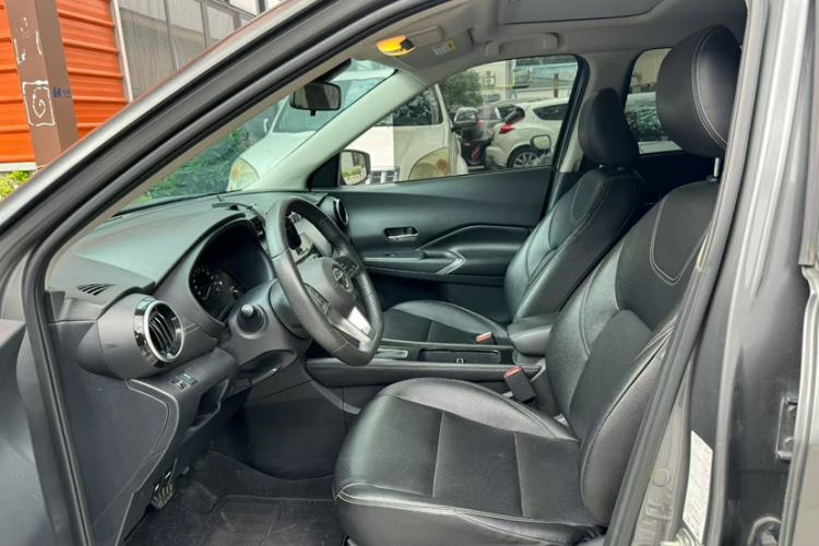 Used Nissan Kicks 2022 1.5L CVT XV Luxury Edition Interior 2