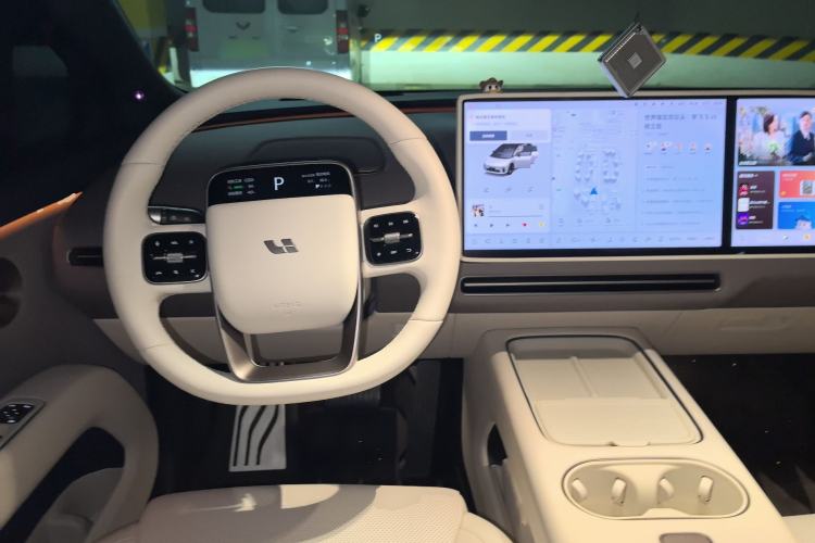 Used Li Auto i6 2025 Model Four-Wheel-Drive Standard Type